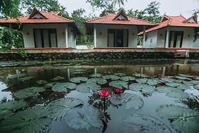 Palmgrove Lake Resort