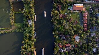 Palmgrove Lake Resort