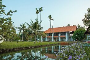 Palmgrove Lake Resort