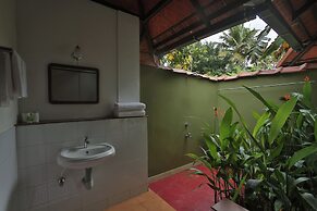 Palmgrove Lake Resort