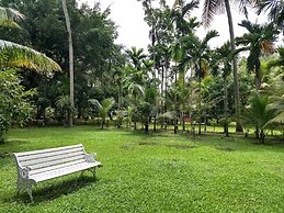 Palmgrove Lake Resort