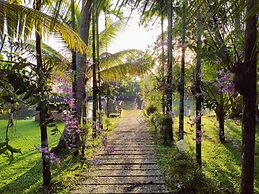 Palmgrove Lake Resort