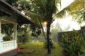 Palmgrove Lake Resort