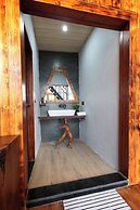 Koro Treehouse Resort