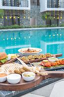 Corbett Tusker Meadows by White Flower