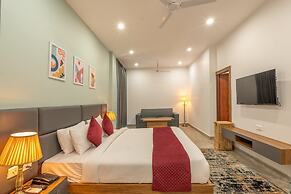 Corbett Tusker Meadows by White Flower