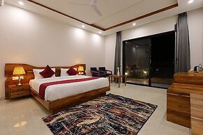 Corbett Tusker Meadows by White Flower