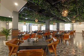 Corbett Tusker Meadows by White Flower