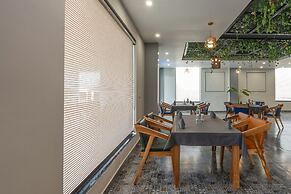 Corbett Tusker Meadows by White Flower