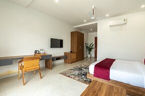 Corbett Tusker Meadows by White Flower