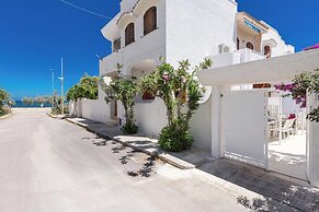 4019 Villetta Biancamare by Barbarhouse