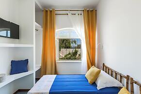 4019 Villetta Biancamare by Barbarhouse