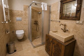 Kayaharman Cave Suites