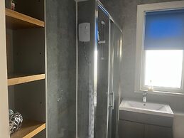 Seasideescape-2br-sleeps4-parking-petsok-fireplace