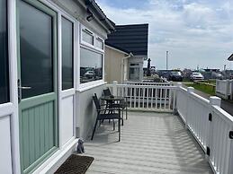 Seasideescape-2br-sleeps4-parking-petsok-fireplace