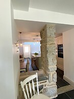 Quaint Cornish Cottage in Idyllic Location