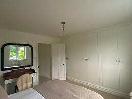 Quaint Cornish Cottage in Idyllic Location