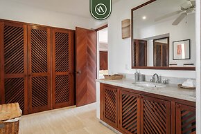 Punta Ixtapa PH6 in Guerrero