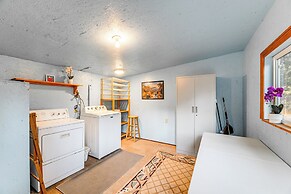 Grants Pass Cottage ~ 8 Mi to Rogue River!