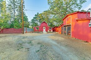 Grants Pass Cottage ~ 8 Mi to Rogue River!