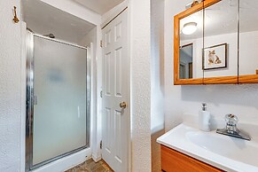 Grants Pass Cottage ~ 8 Mi to Rogue River!