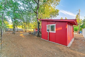 Grants Pass Cottage ~ 8 Mi to Rogue River!