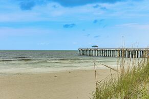 Fernandina Beach Home w/ Deck, Across From Shore!