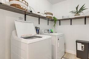 Fernandina Beach Home w/ Deck, Across From Shore!