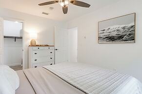 Fernandina Beach Home w/ Deck, Across From Shore!