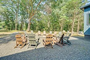 Deluxe Riverfront Cabin in Broken Bow w/ Hot Tub!