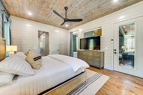 Deluxe Riverfront Cabin in Broken Bow w/ Hot Tub!