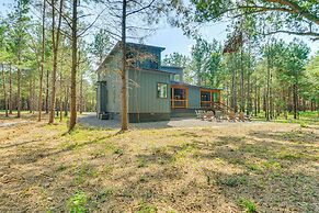 Deluxe Riverfront Cabin in Broken Bow w/ Hot Tub!
