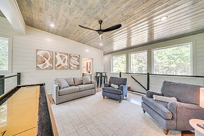 Deluxe Riverfront Cabin in Broken Bow w/ Hot Tub!