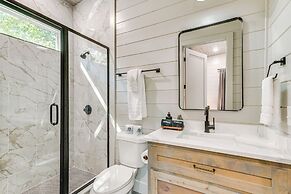 Deluxe Riverfront Cabin in Broken Bow w/ Hot Tub!