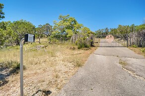 Dog-friendly Cabin w/ Fire Pit in Johnson City!