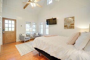 Johnson City Studio w/ Fire Pit on 25 Acres!