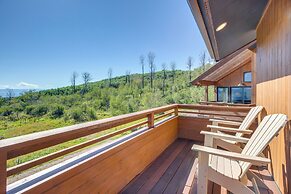 Near Ski Resort: Mtn-view Glenwood Springs Haven!