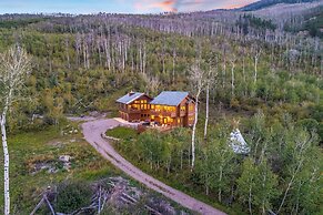 Near Ski Resort: Mtn-view Glenwood Springs Haven!