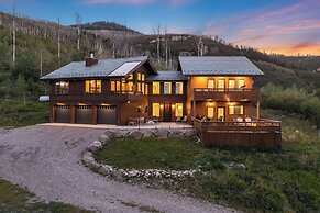 Near Ski Resort: Mtn-view Glenwood Springs Haven!