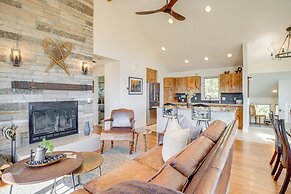 Near Ski Resort: Mtn-view Glenwood Springs Haven!