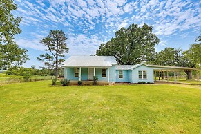 Near Talimena State Park: Quiet Talihina Getaway