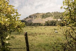 Leavens Farmstead Rural Retreat With Hot Tub