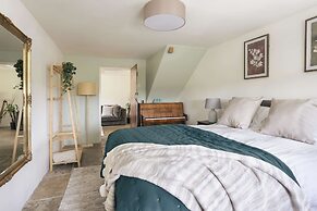 Leavens Farmstead Rural Retreat With Hot Tub