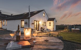 Leavens Farmstead Rural Retreat With Hot Tub