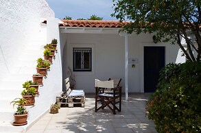 Marini Traditional Cottages