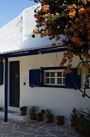 Marini Traditional Cottages