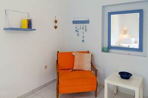 Marini Traditional Cottages