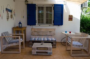 Marini Traditional Cottages