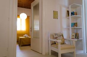 Marini Traditional Cottages