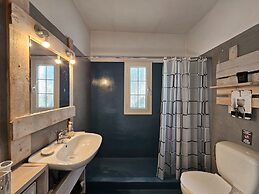 Marini Traditional Cottages